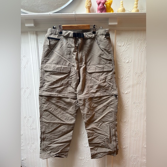 The North Face Men's Khaki Cargo Pants convertible - Picture 2 of 4